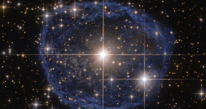https://cdn.esahubble.org/archives/images/large/potw1608a.jpg